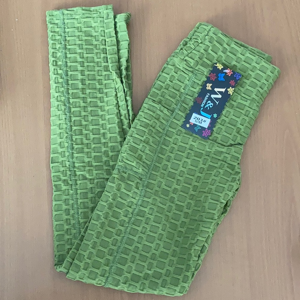 High waisted Booty Defining Workout legging in Olive